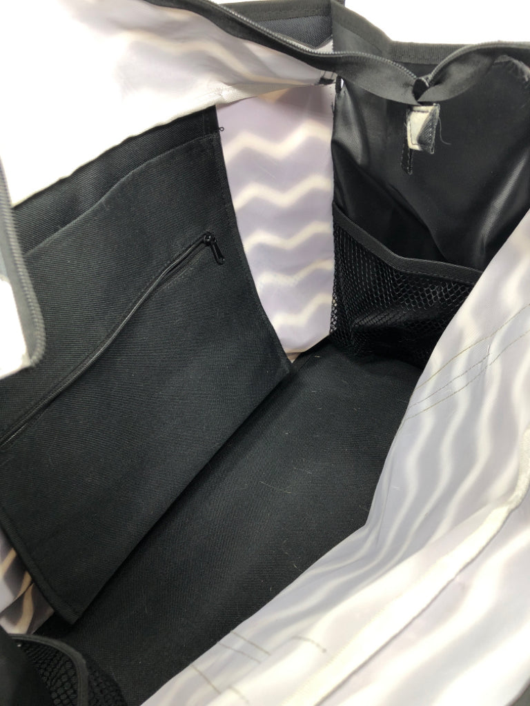 THIRTY-ONE BLACK CHEVRON TOTE.