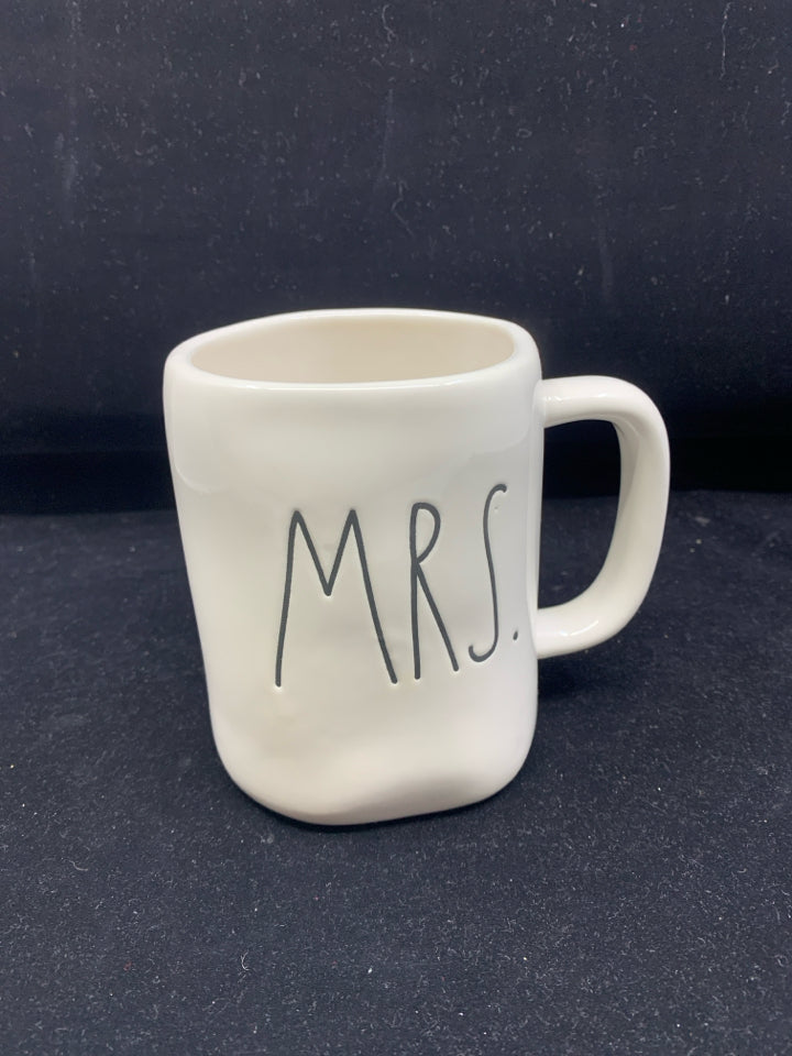 RAE DUNN MRS MUG.