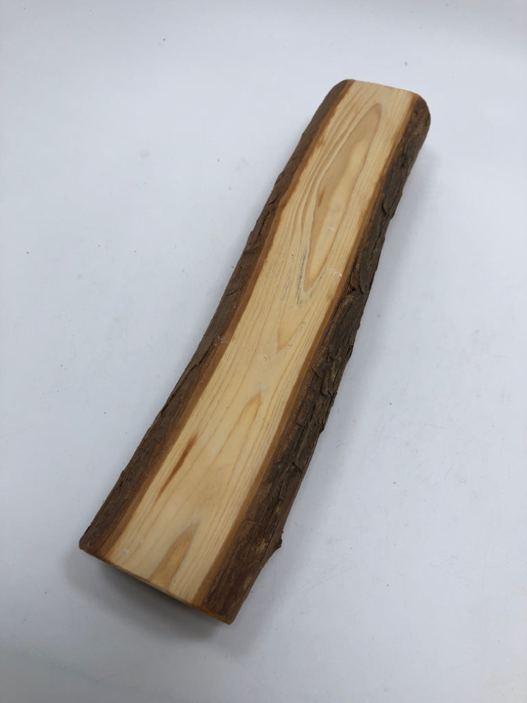 WOODEN LOG CANDLE HOLDER.