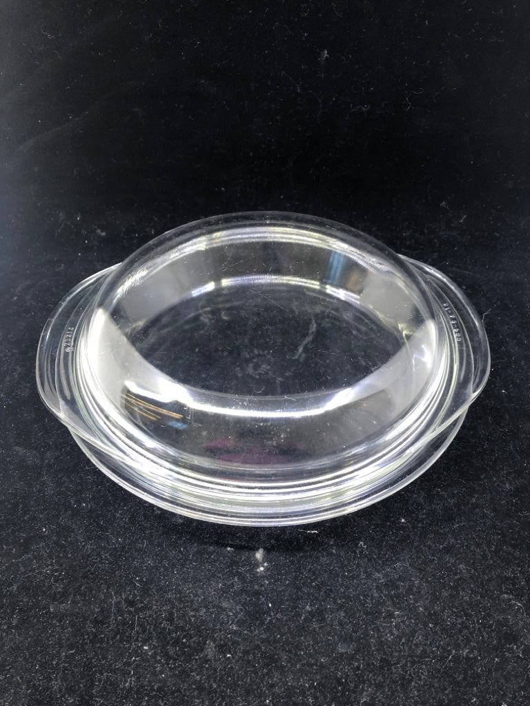 PYREX GLASS BAKING DISH W LID.