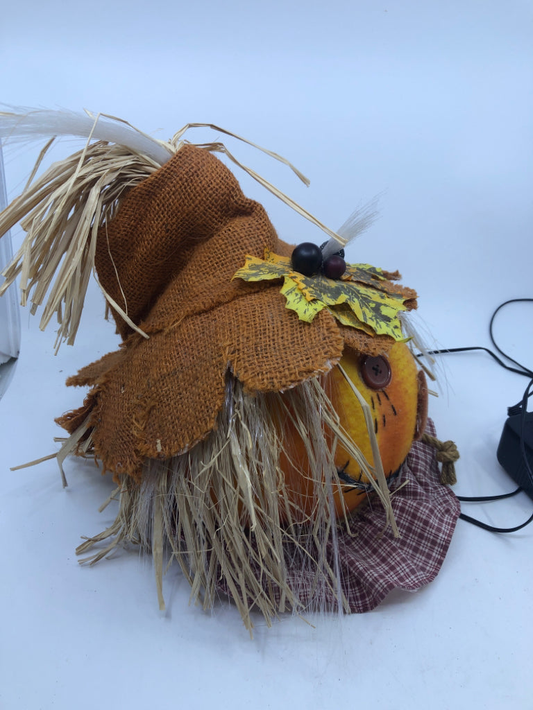 LIGHT UP SCARECROW HEAD.