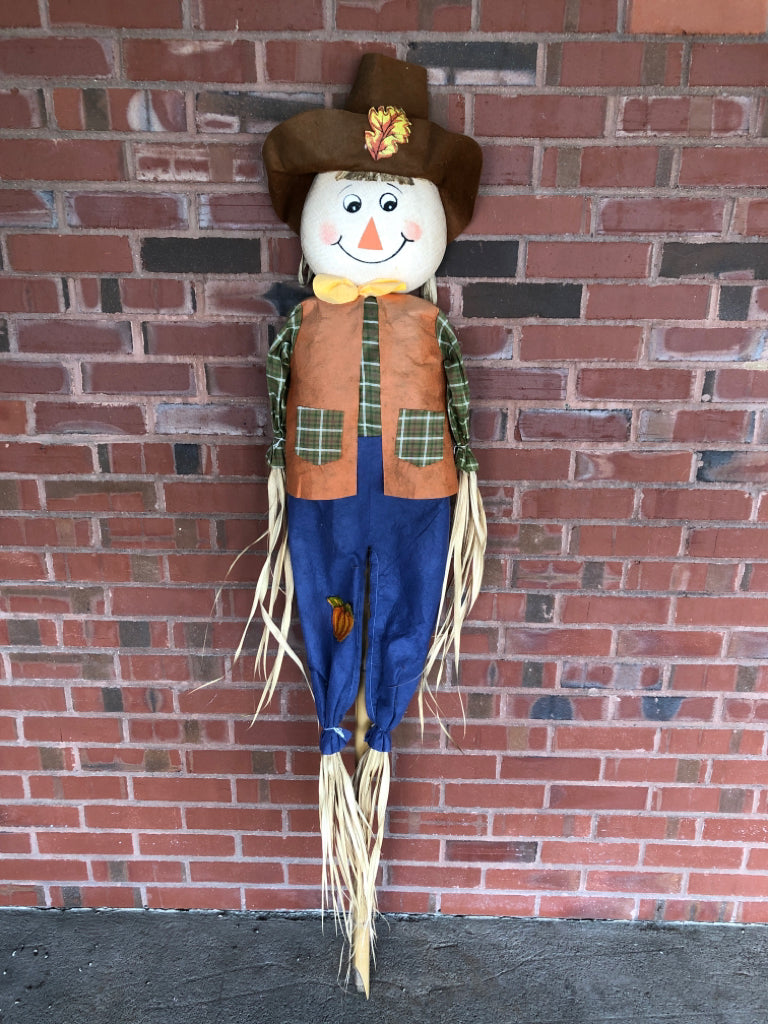 SCARECROW MAN FOR YARD.