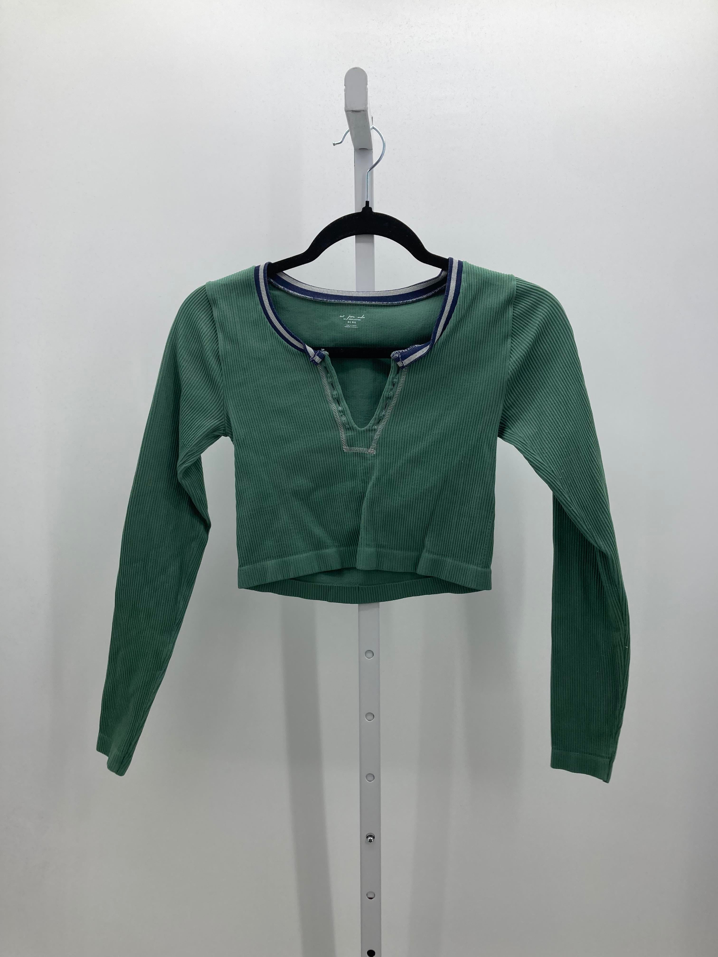 Size Medium Juniors Long Sleeve Shirt