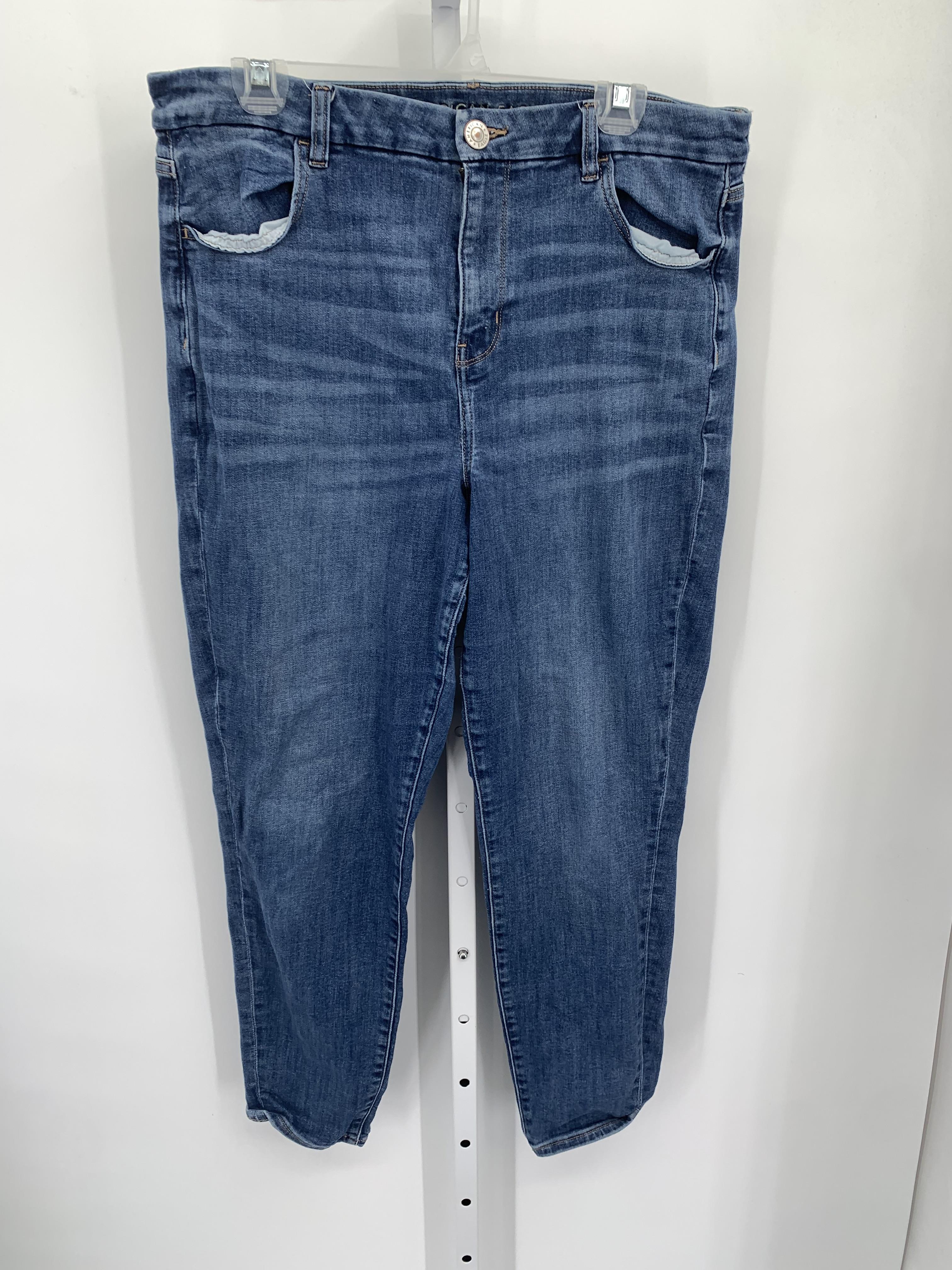 American Eagle Size 16 Juniors Cropped