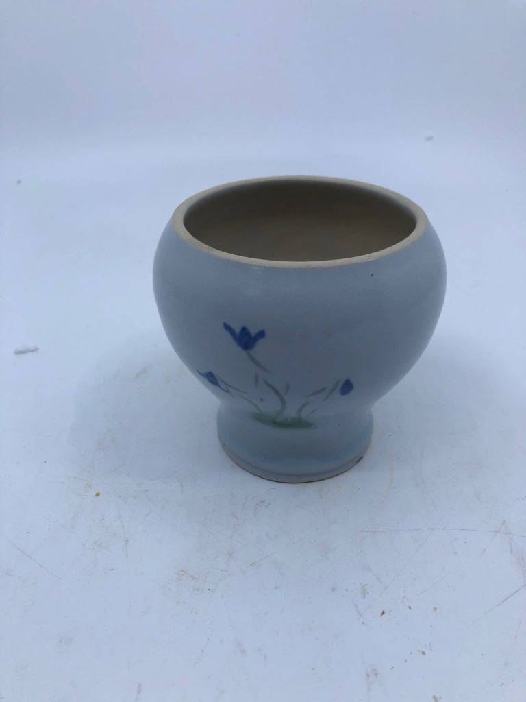 WIDE MOUTH VASE W ABSTRACT BLUE FLOWERS.