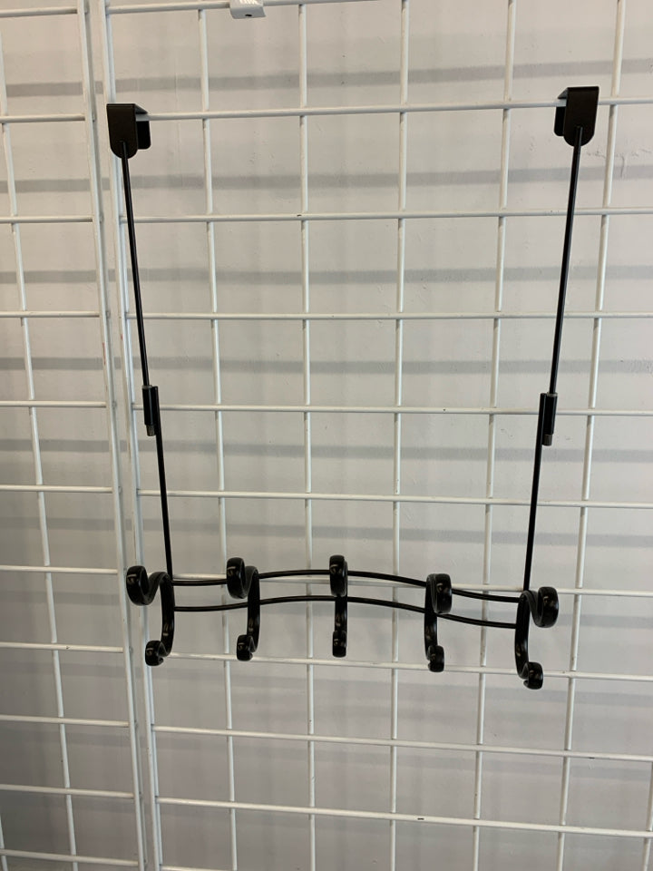 OVER-THE DOOR 5-HOOK HANGING.