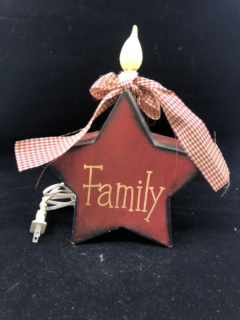 LIGHT UP FAMILY STAR.