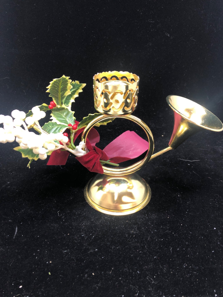 GOLD HORN CANDLE HOLDER W/WHITE BERRIES.