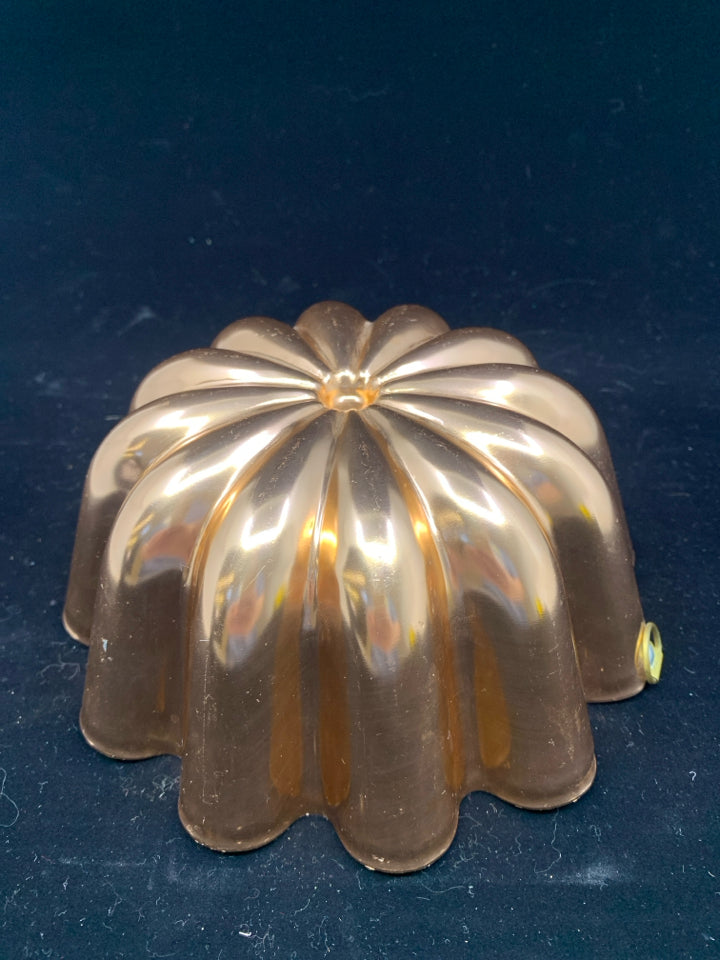 VTG COPPER JELLO MOLD.