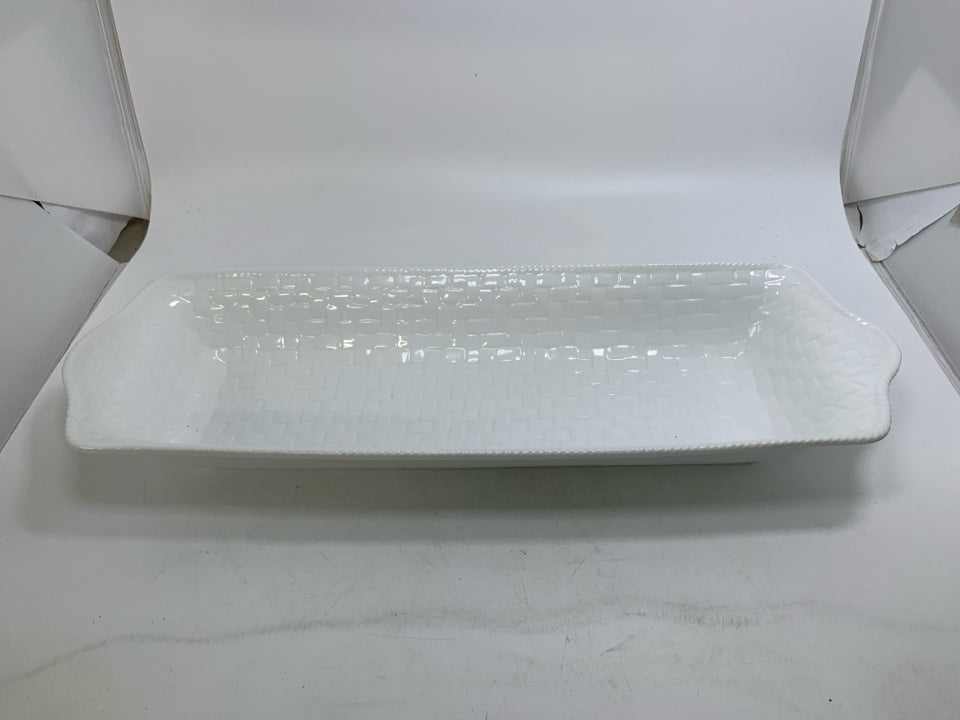 WHITE RECTANGLE HEAVY BASKET WEAVE PATTERN TRAY.