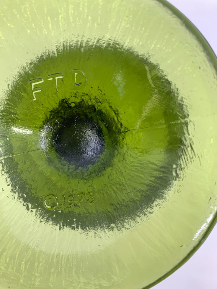 GREEN TEXTURED FOOTED ETCHED DISH.