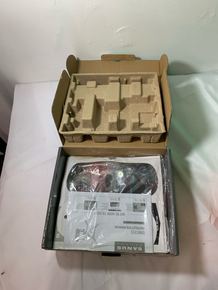 NIB FULL MOTION TV WALL MOUNT 32"-55".