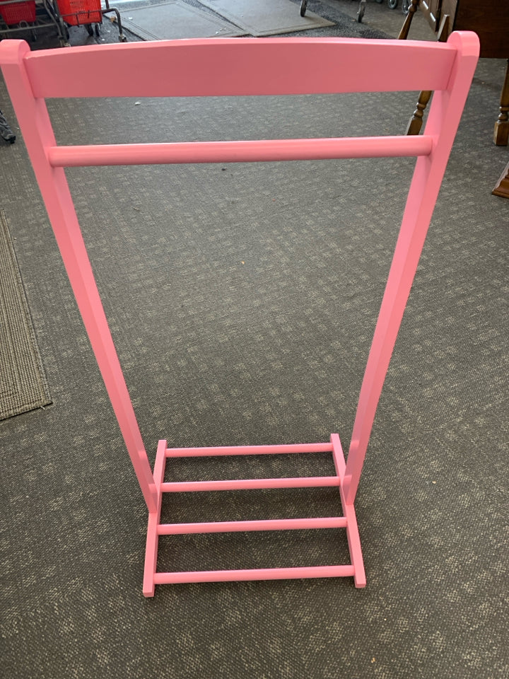 LIGHT PINK KIDS CLOTHES RACK.