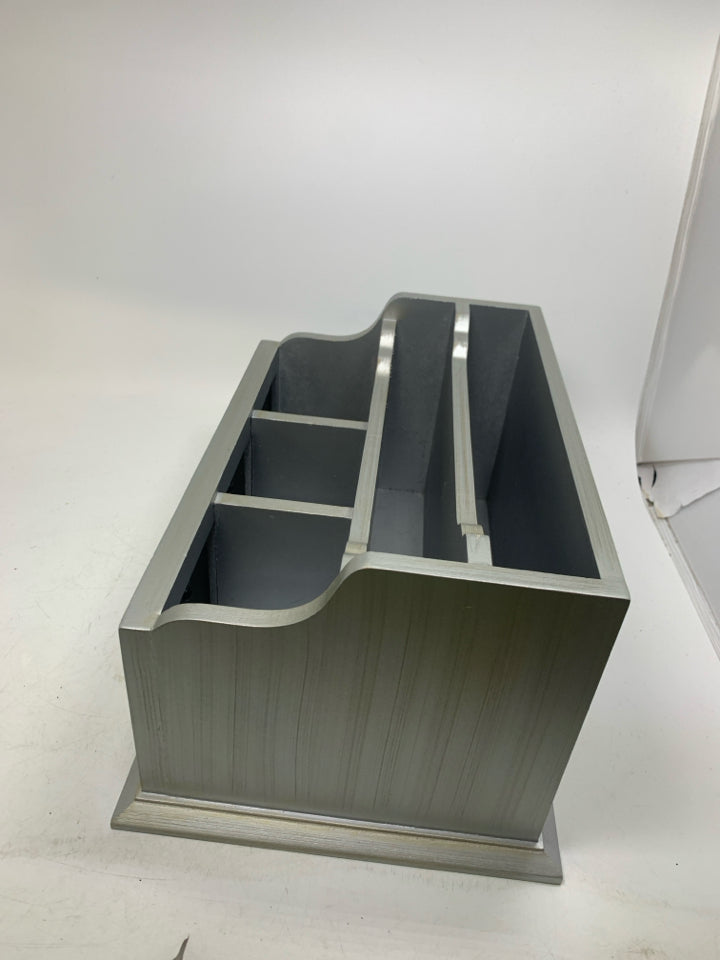 HEAVY DIVIDED DESK ORGANIZER.
