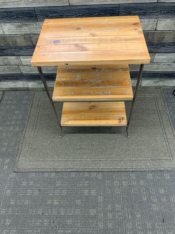 3 TIER SLIGHT WHITE WASHED WOOD/METAL SHELVING.