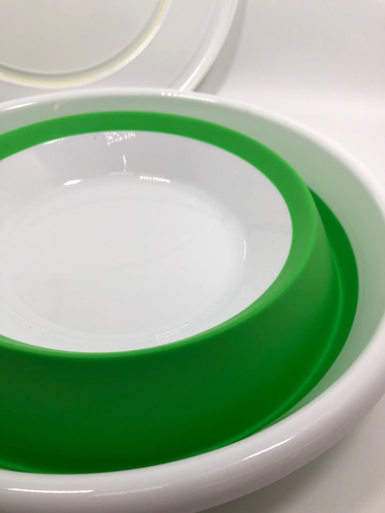 LARGE FOLDING SILICONE BOWL WITH LID.