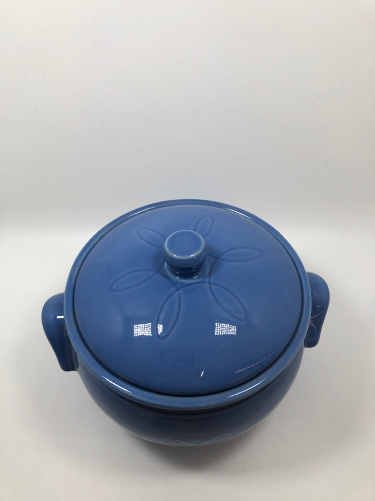 BLUE COOKIE JAR W LID.