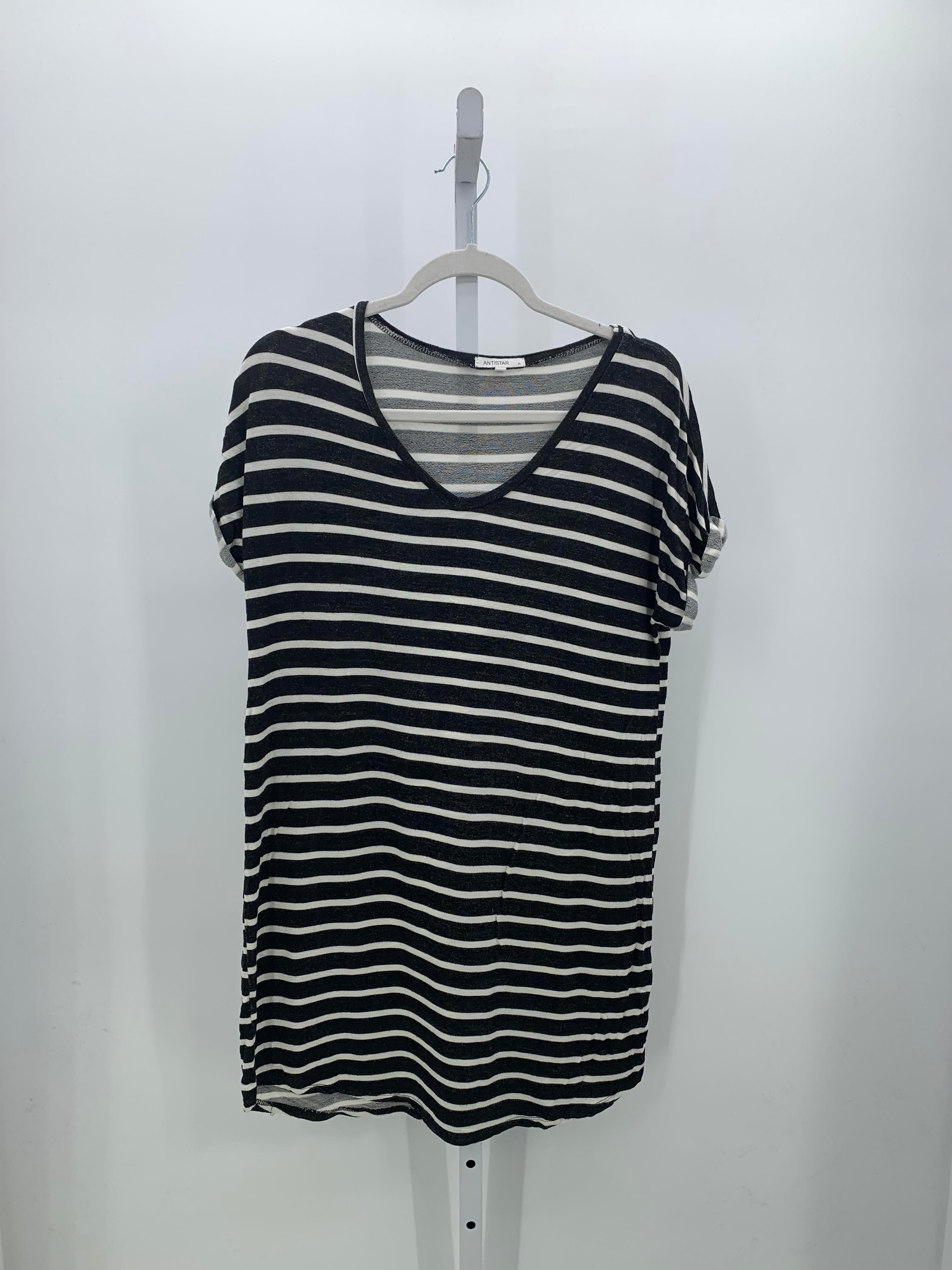 Size Medium Misses Short Sleeve Dress
