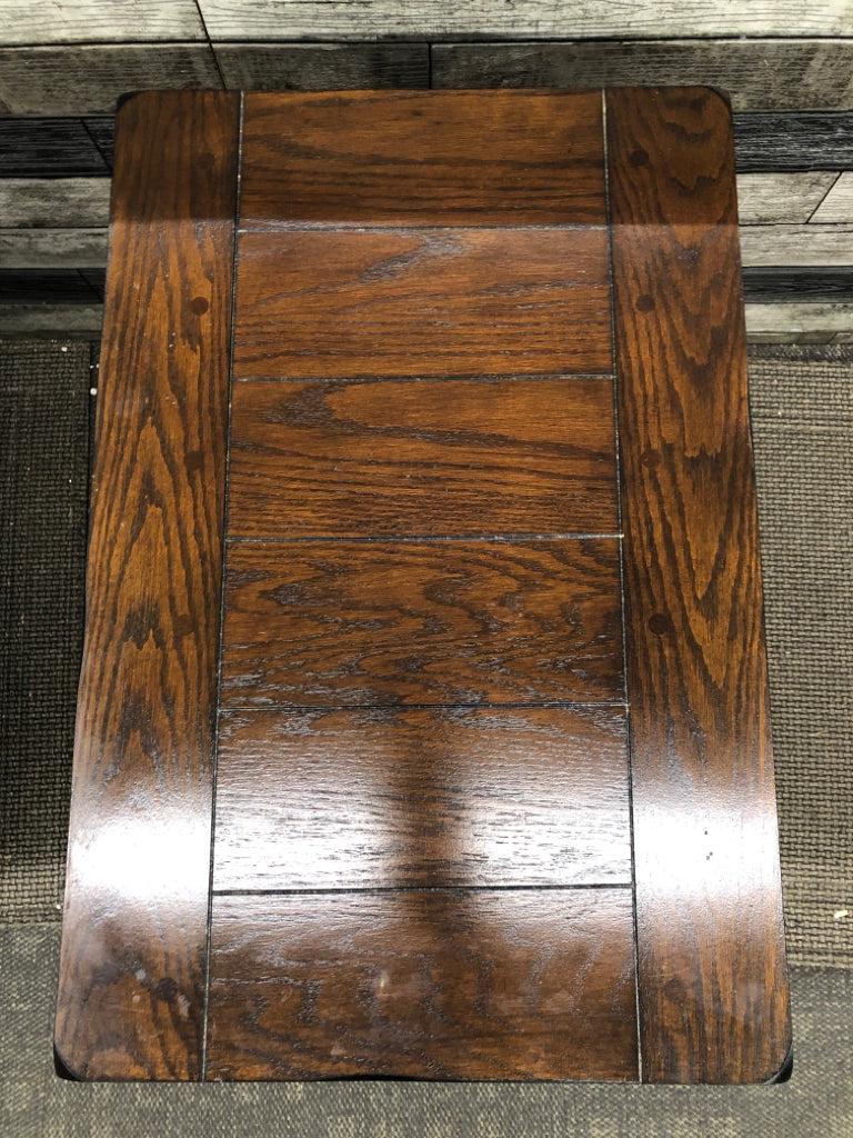 LOOP-HANDLE 3-DRAWER DARK BROWN NIGHTSTAND.