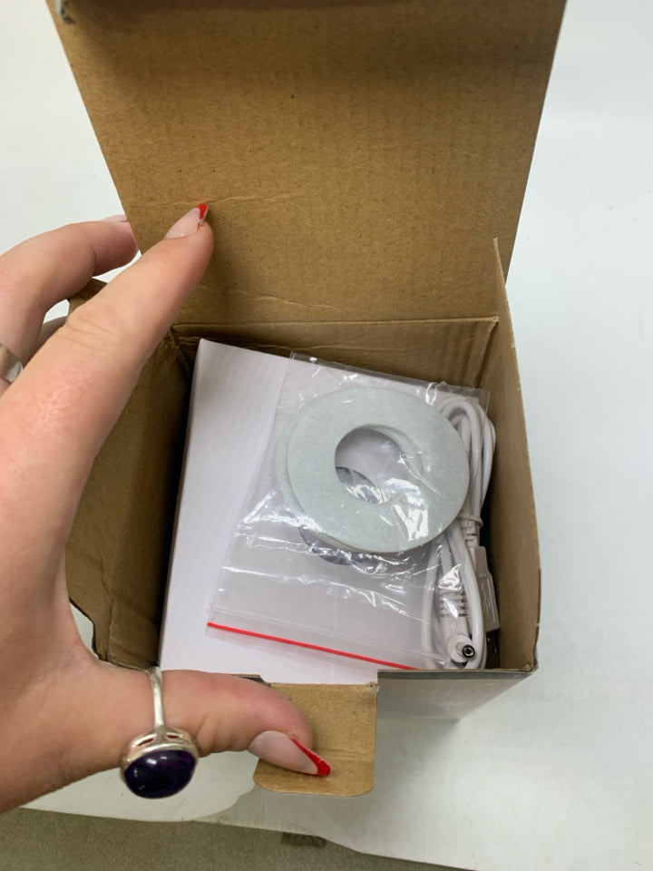 NIB COLOR CHANGING ESSENTIAL OIL FAN DIFFUSER.