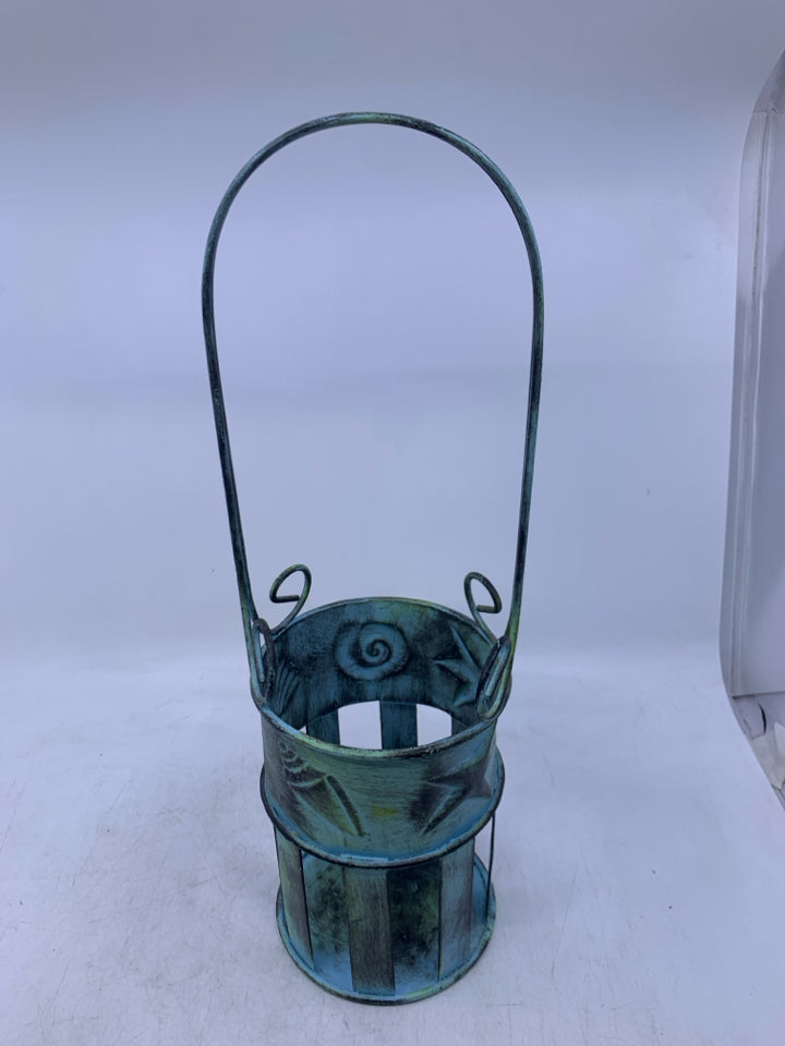 BLUE DISTRESSED METAL SEA THEMED WINE HOLDER.