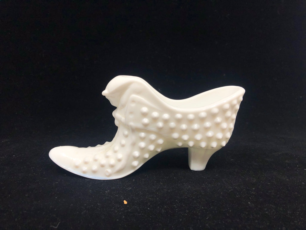 VTG MILK GLASS HOBNAIL SHOE.