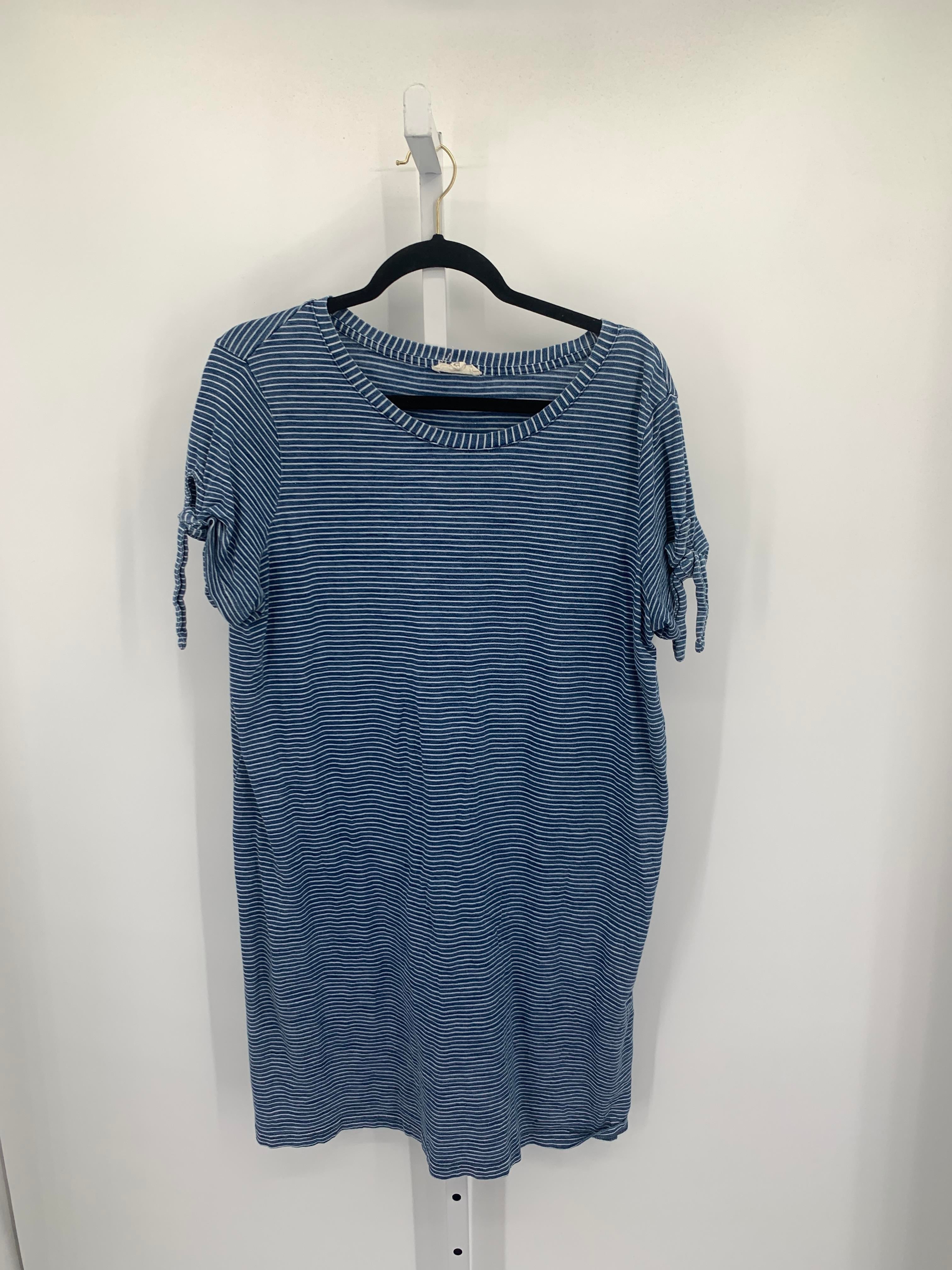 Size Large Misses Short Sleeve Dress