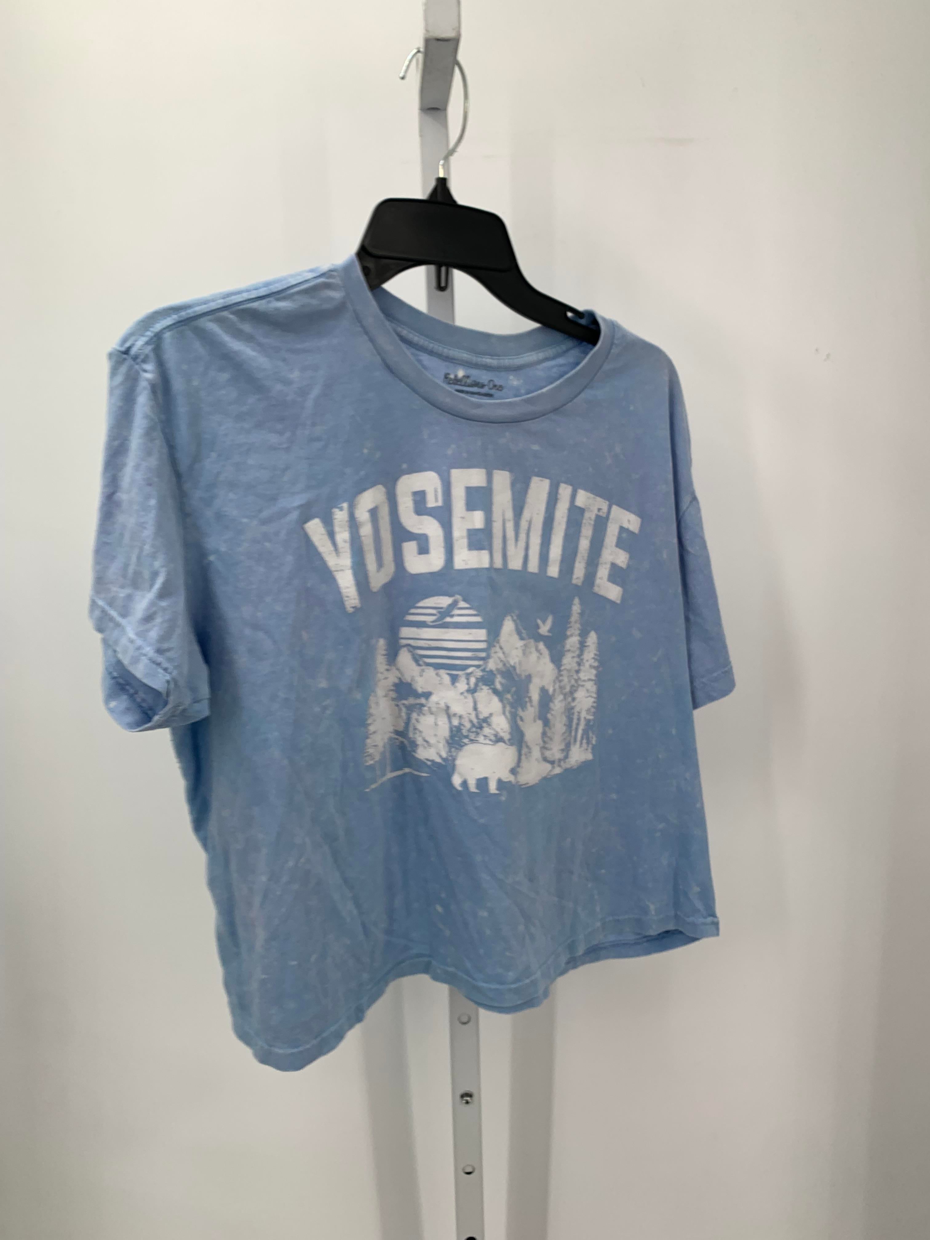 Size Large Juniors Short Sleeve Shirt