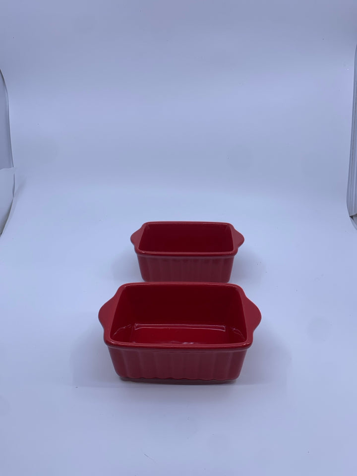 2 RED MINI RIBBED LOAF PAN.