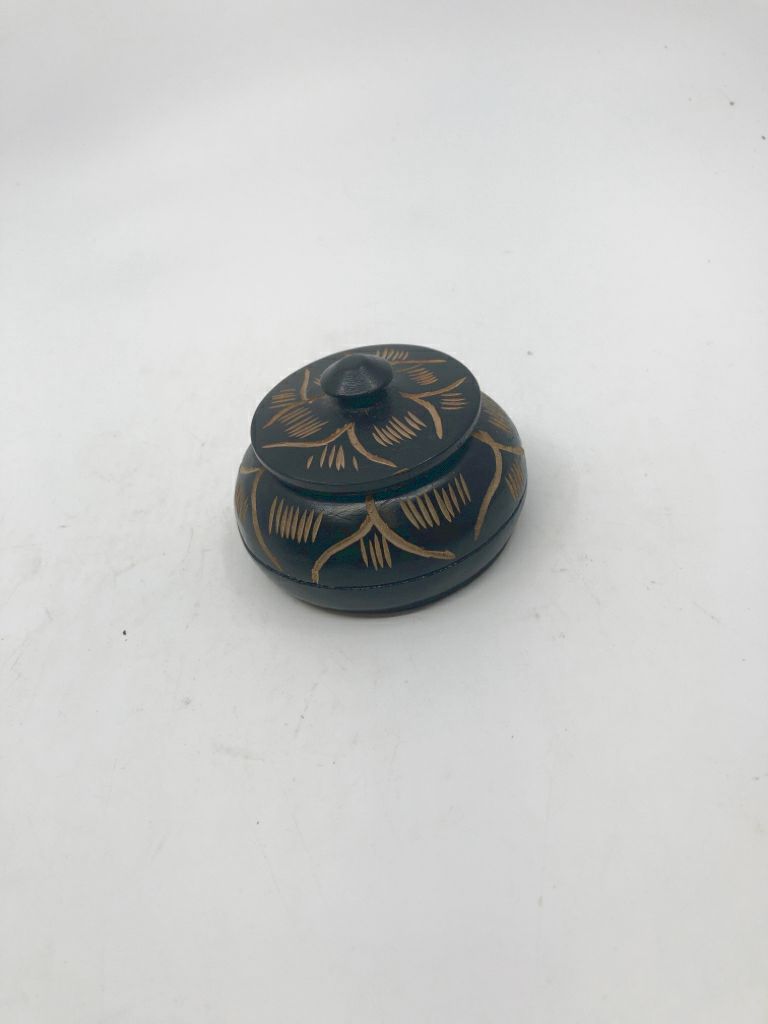 SMALL BLACK CARVED TRINKET BOX W LID.