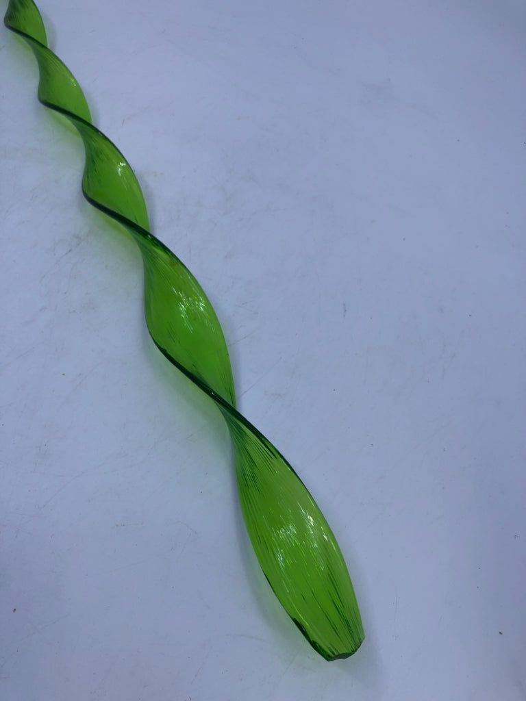 4 GLASS GREEN SPIRALS.