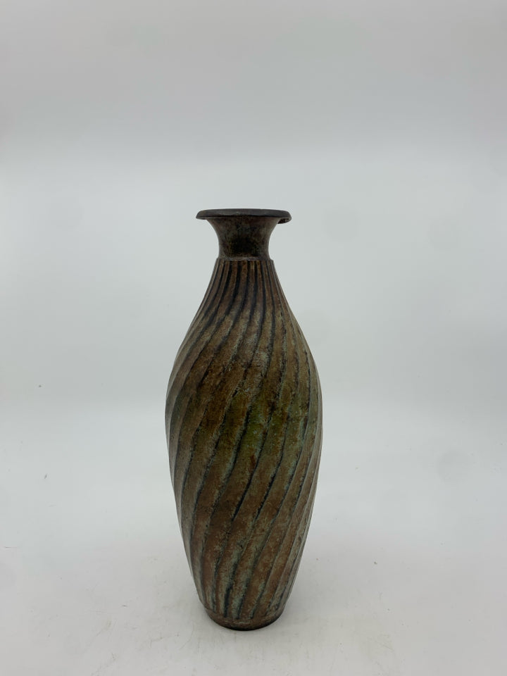 METAL RIBBED DARK MULTI COLORED VASE.