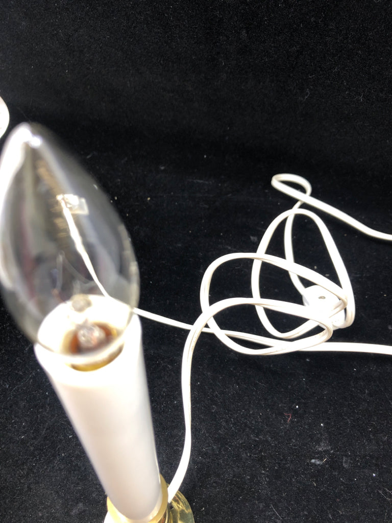 WHITE PLUG IN WINDOW CANDLE.