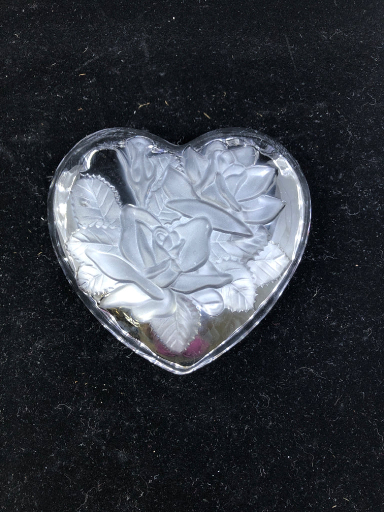 FROSTED FLORAL HEART SHAPED BOWL.