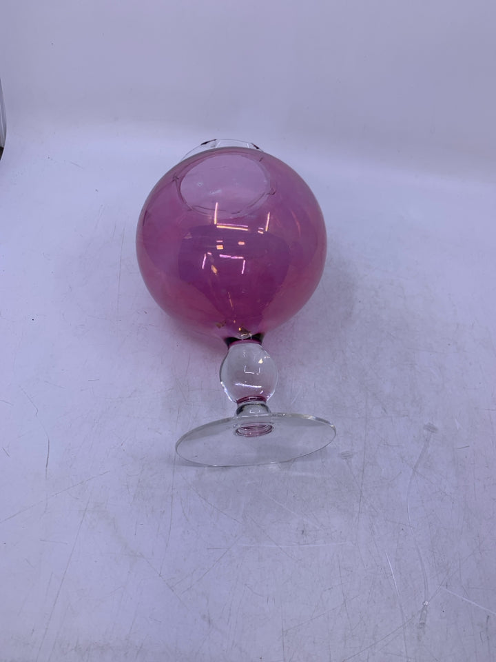 FOOTED VASE W/ PINK SPHERE TOP RUFFLED EDGE.