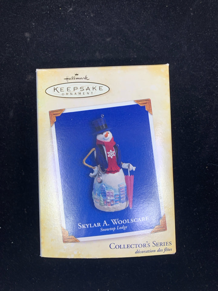 HALLMARK SNOWMAN ORNAMENT IN BOX.