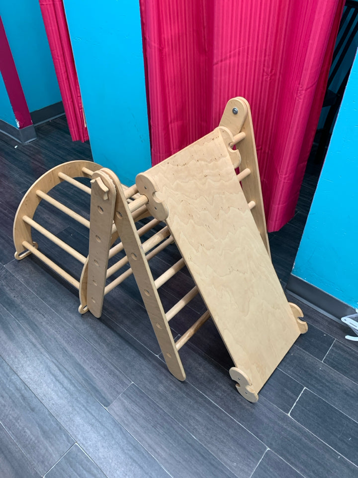 Wooden Pikler Triangle Climbing Set
