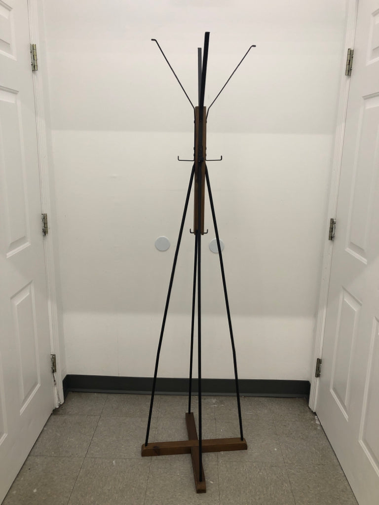 LIGHT WEIGHT BLACK METAL COAT RACK W/ FAUX WOOD.