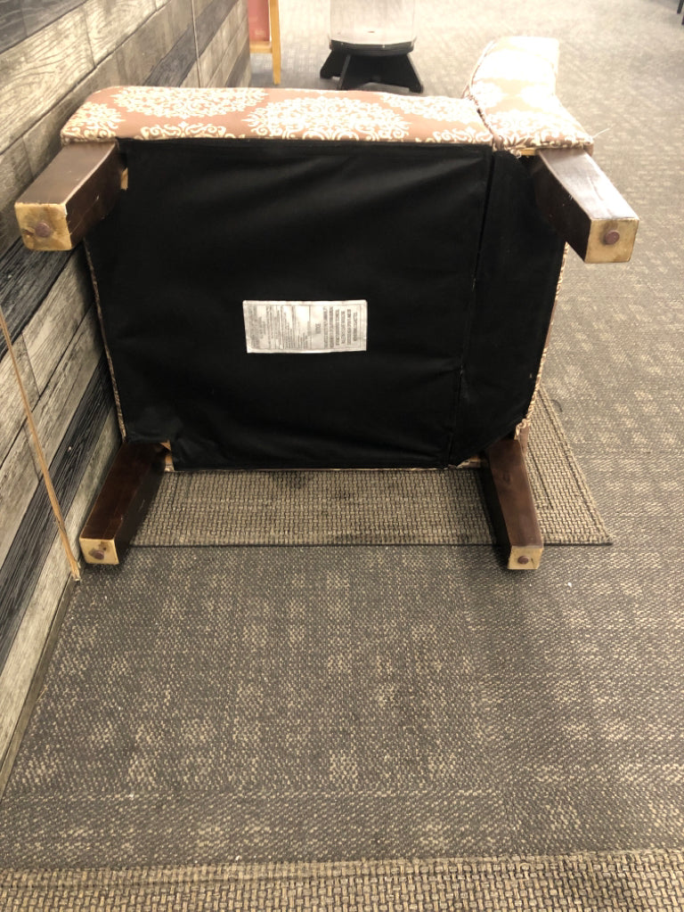 BROWN CREAM SCROLL ACCENT CHAIR.