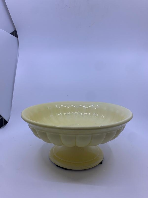 YELLOW CERAMIC FOOTED CENTERPIECE RIBBED MADE IN ITALY.