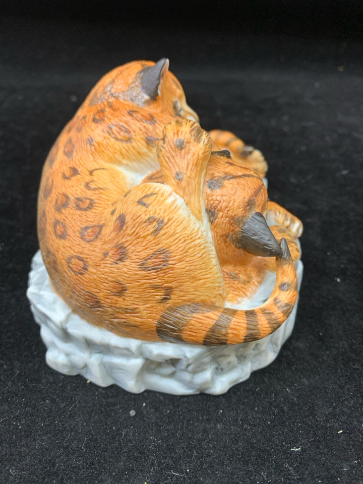 NIB LENOX BABY TIGERS NATURE'S YOUNG "PLAYED OUT".