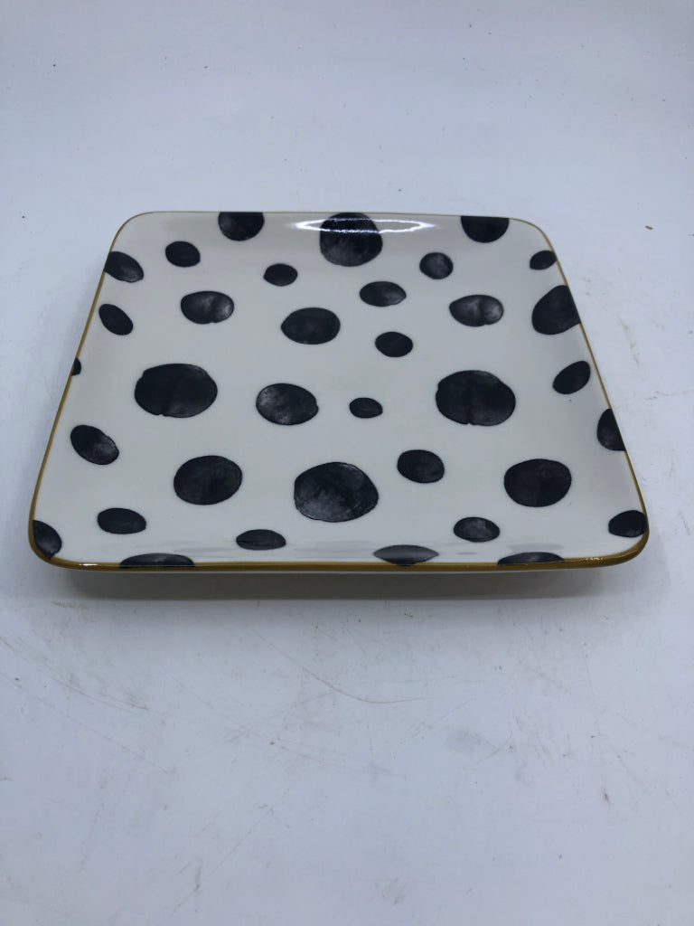 6 SQUARE ASSORTED B/W PATTERN APPETIZER PLATES W/ DARK YELLOW EDGE.