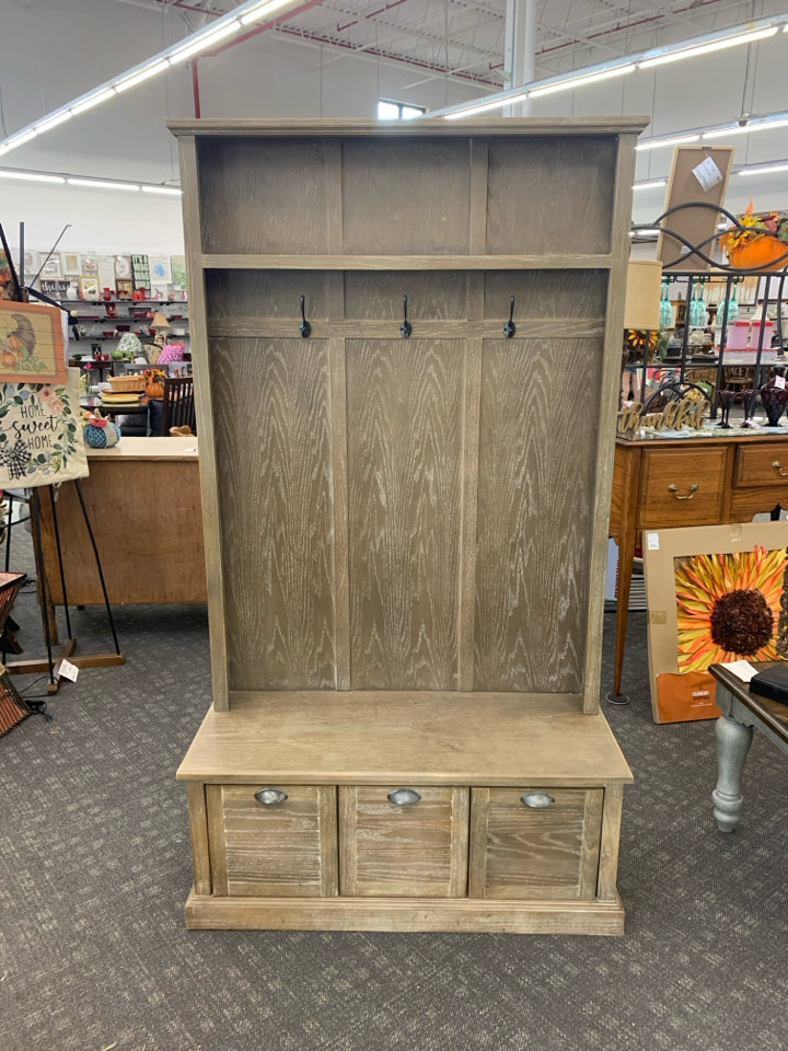 LIGHT BROWN MUDROOM STORAGE 3 DRAWERS/HOOKS & SHELF.