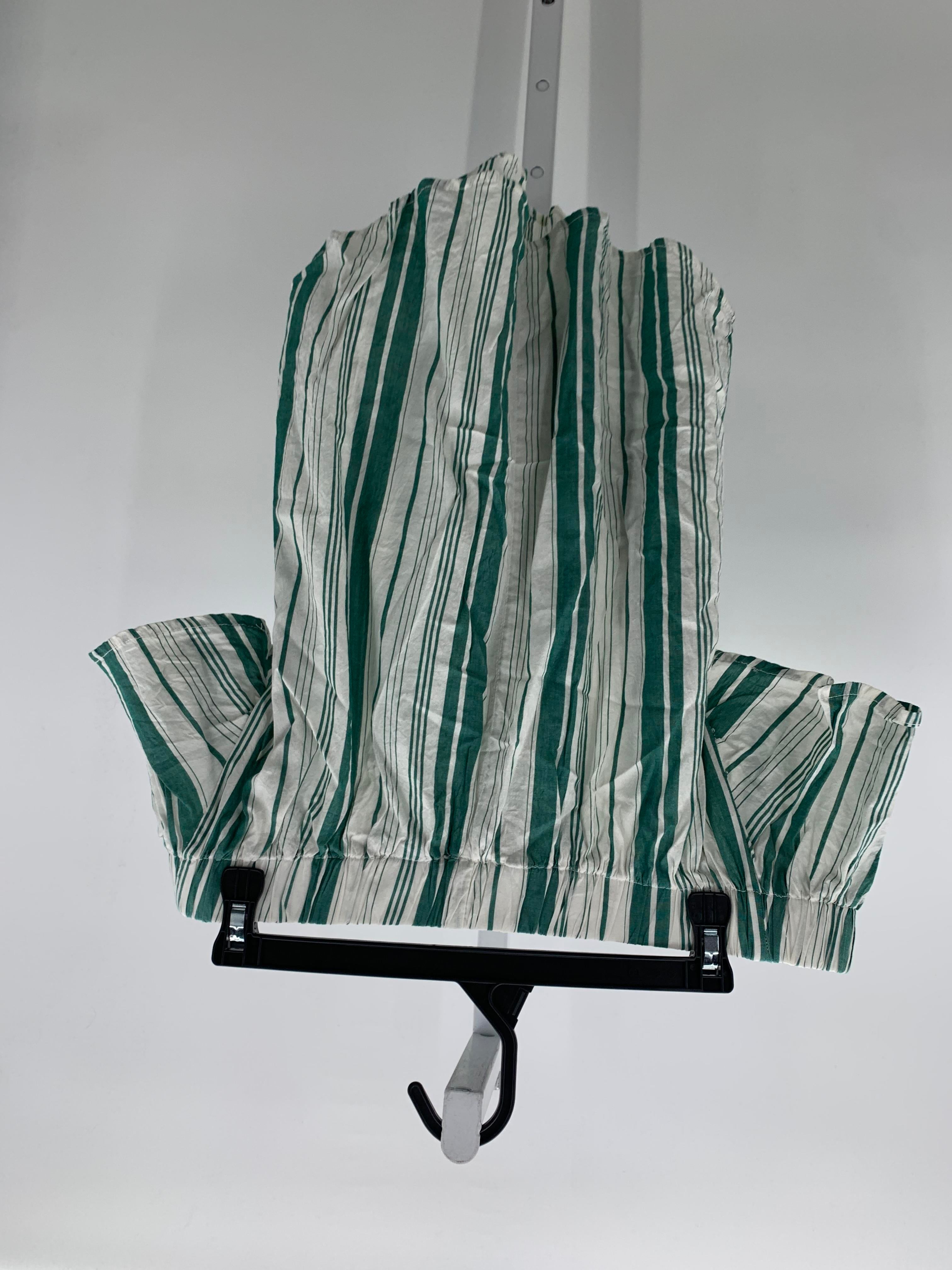 Size Small Juniors Short Sleeve Shirt