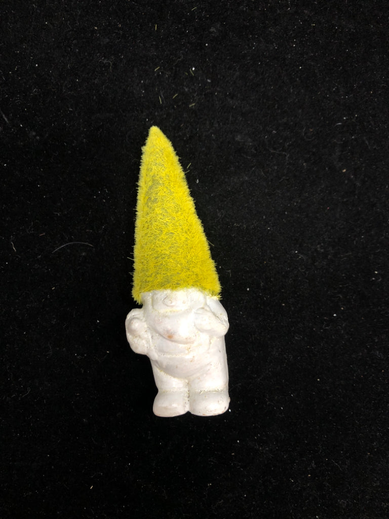 SMALL RESIN GNOME.