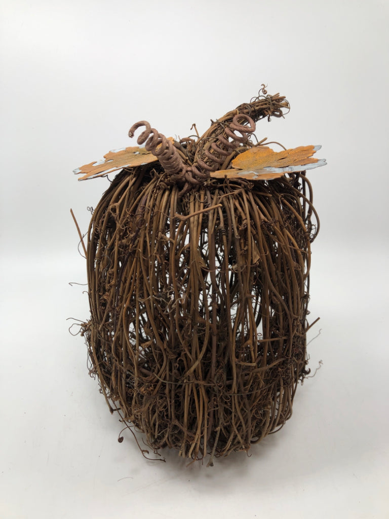 SHORT TWIG PUMPKIN W/METAL LEAVES.