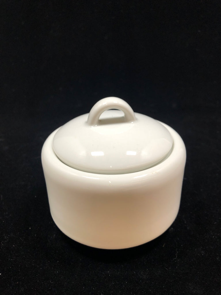 WHITE PORCELAIN SUGAR BOWL W/LID.