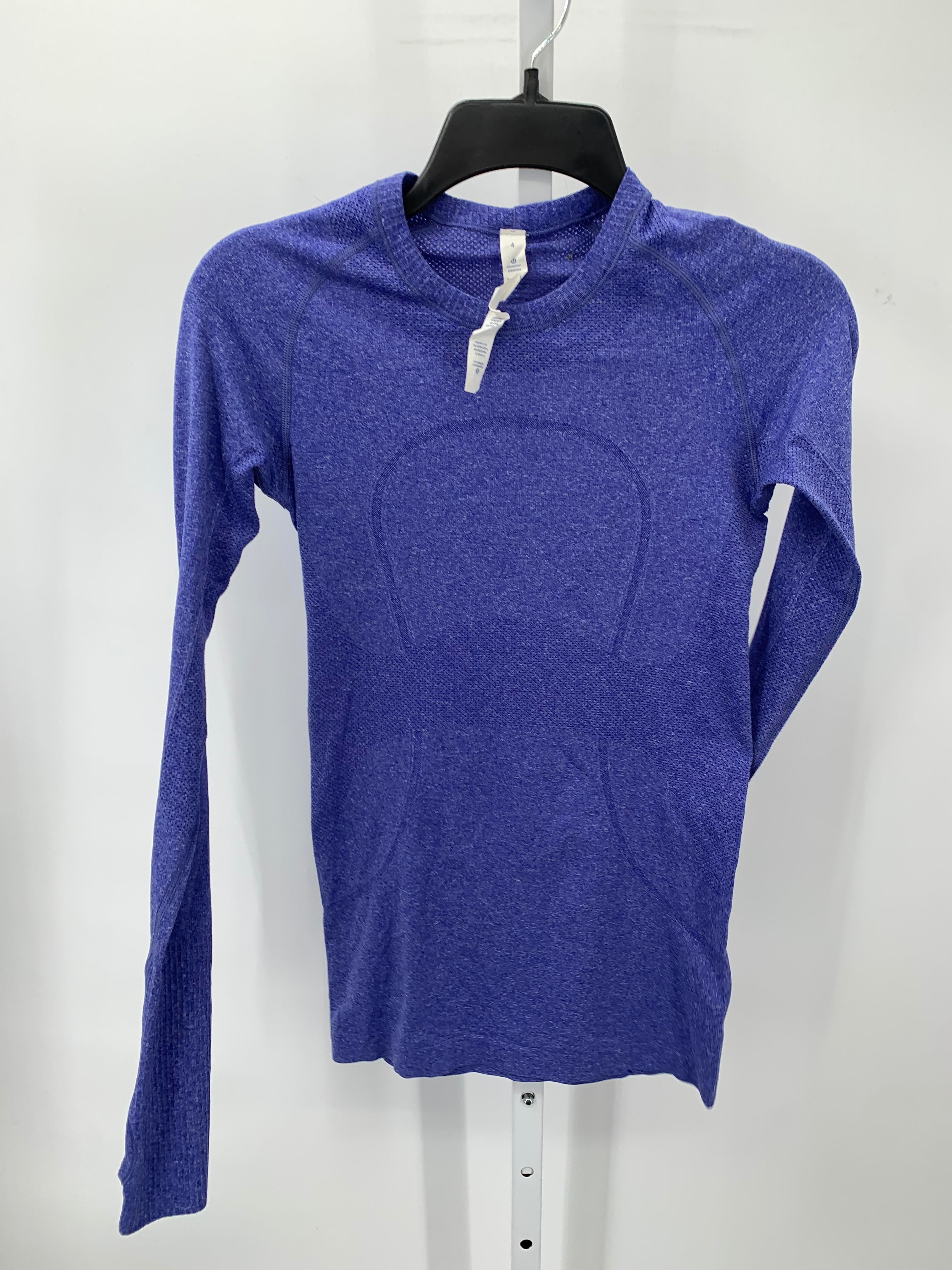 Lululemon Size 4 Misses Long Sleeve Shirt
