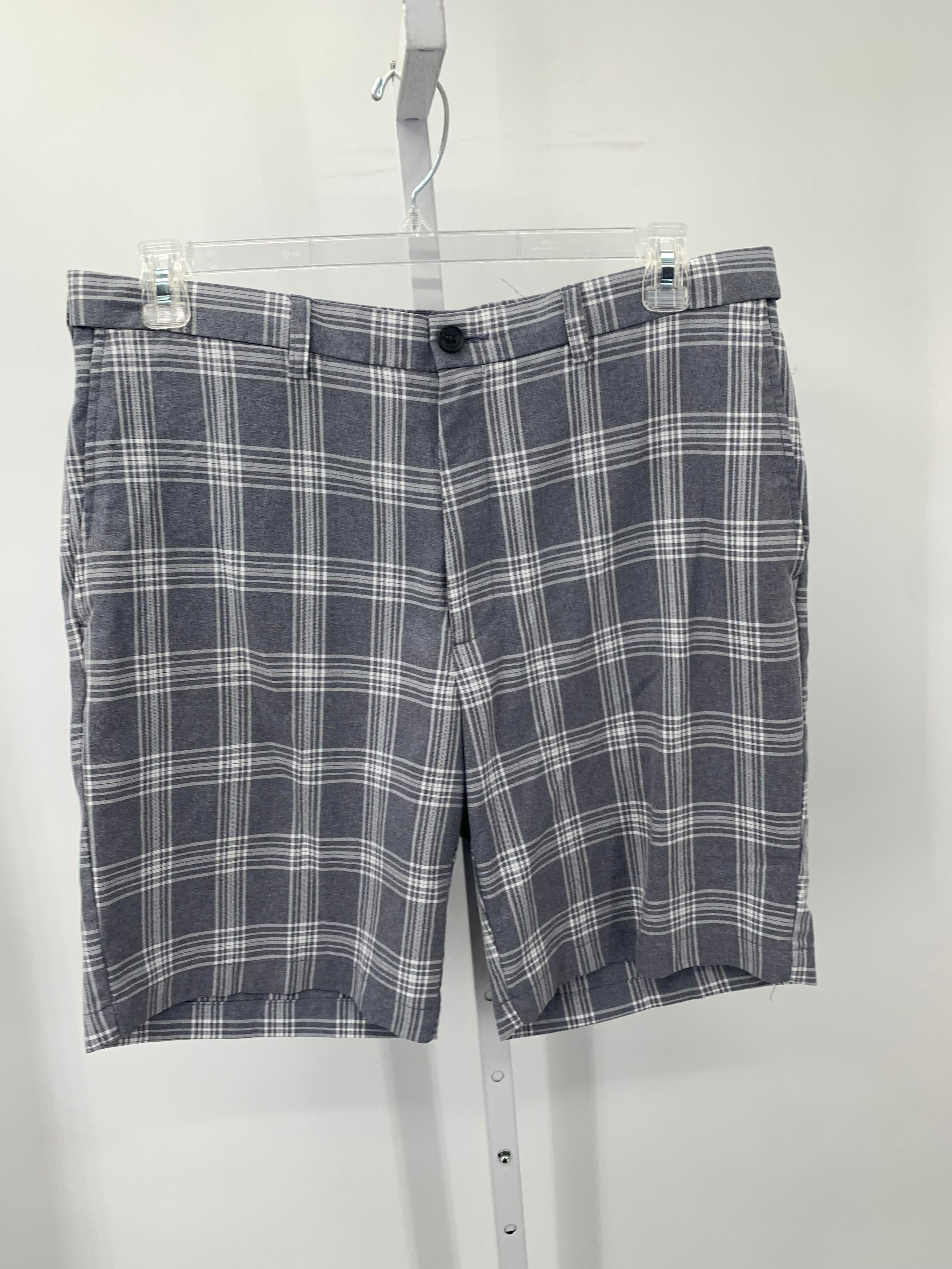 WHITE PLAID SHORTS.
