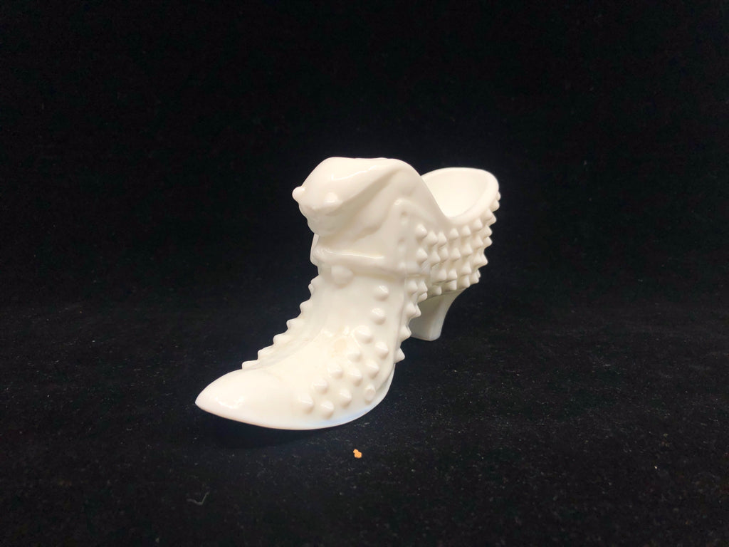 VTG MILK GLASS HOBNAIL SHOE.